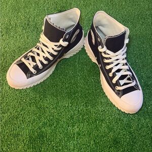 Converse Chuck Taylor All Star Lugged 2.0 high-top sneaker women’s size 10.5